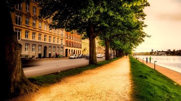 Footpath around Copenhagen lakes